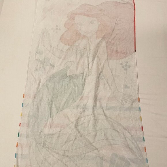 Disney The Little Mermaid Beach Towel Ariel 56 x 30 Inch - Picture 13 of 16